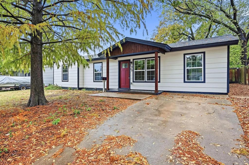 1025 Harris Drive, Euless