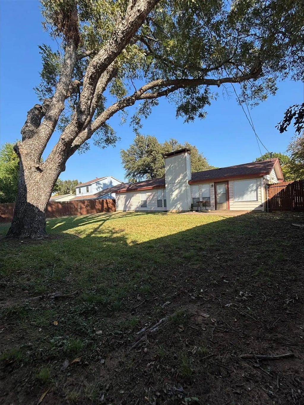 702 Matthews Court, Arlington