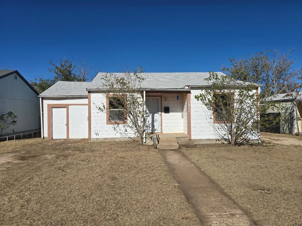 1411 E 11th Place, Big Spring