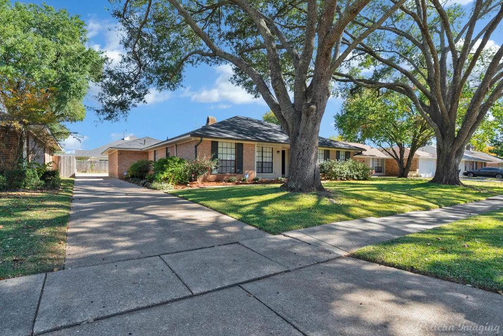 8633 Chalmette Drive, Shreveport
