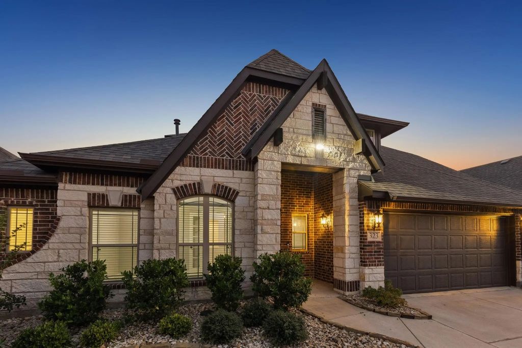 323 Bluewood Drive, Fate