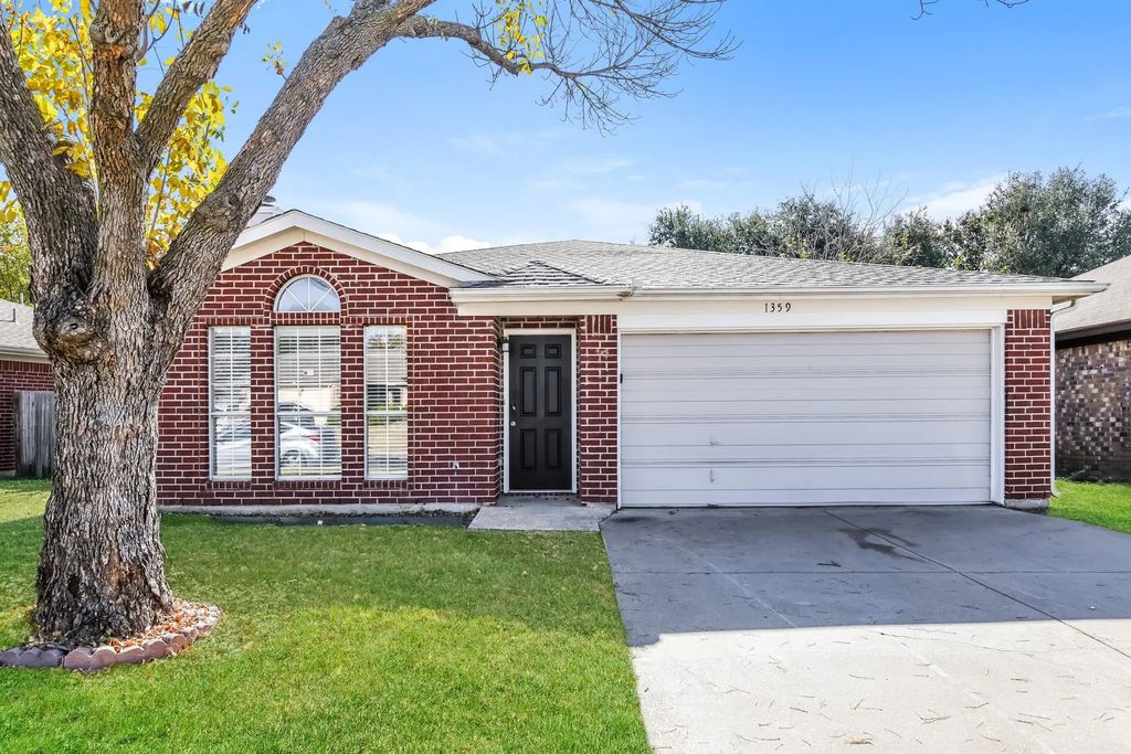 1359 Lincolnshire Way, Fort Worth