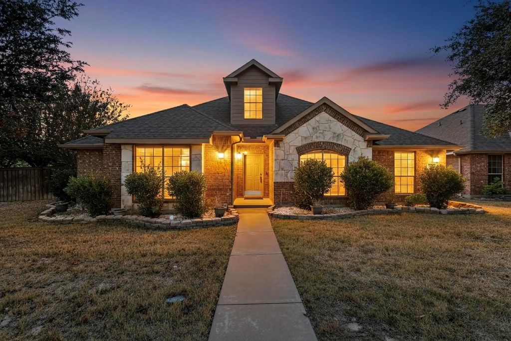201 Hartley Lane, Red Oak