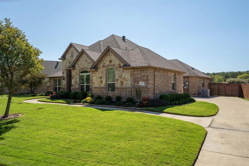 423 Bent Creek Cove, Argyle