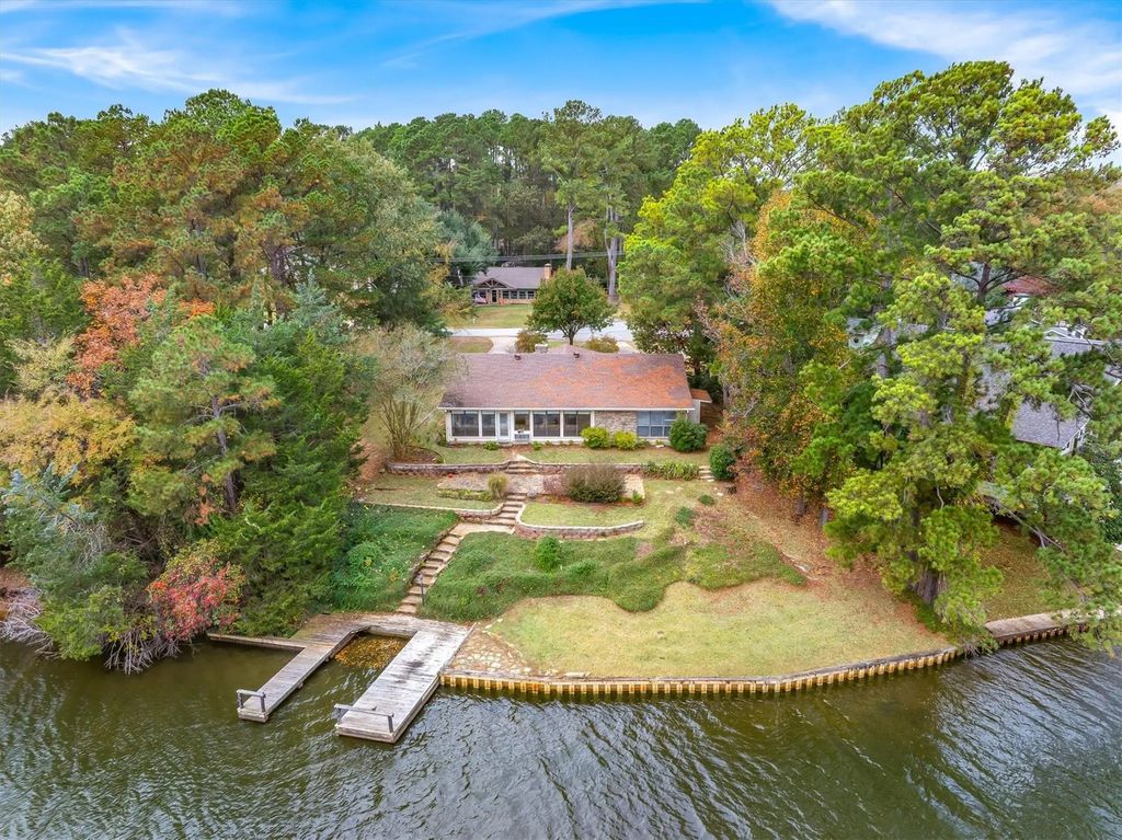 1379 Hideaway Lane W, Hideaway