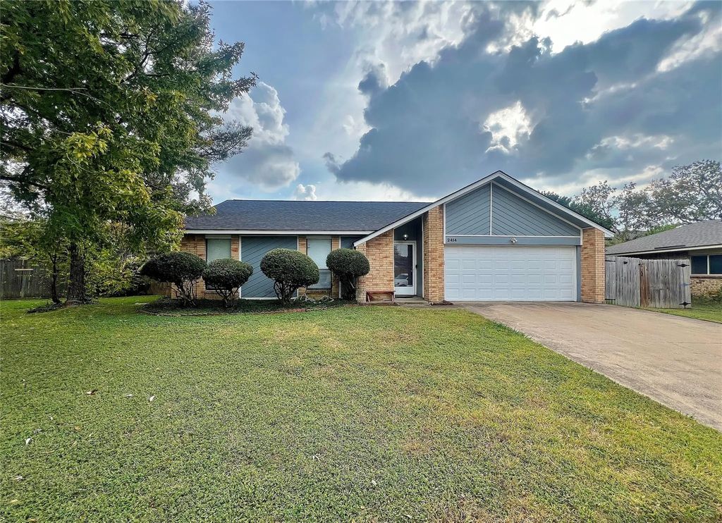 2414 Clearhaven Court, Arlington