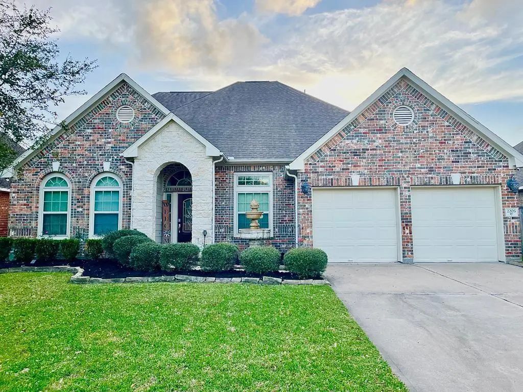 2205 Summit Pass Lane, League