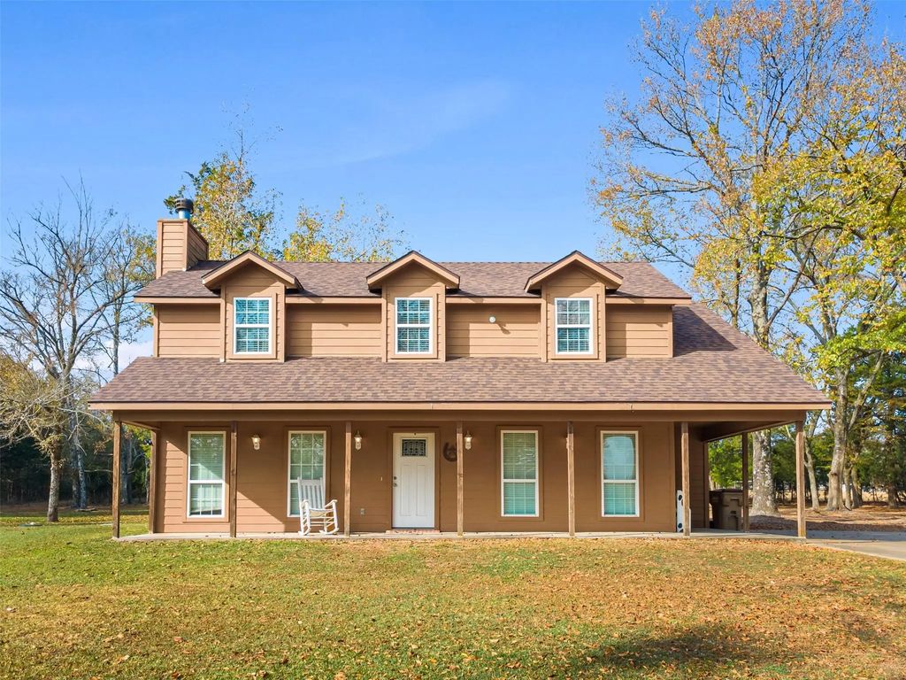 2776 County Road 2324, Como