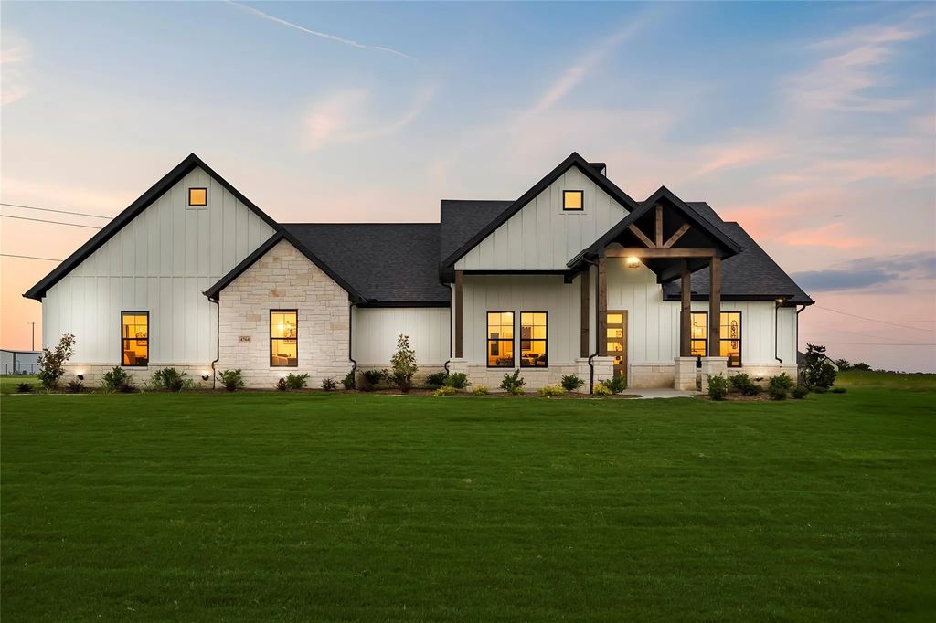 4764 Sasha Way, Caddo Mills
