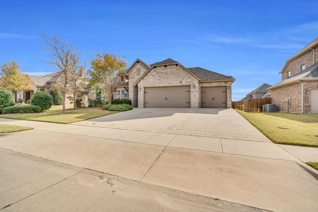 618 Lonesome Dove Drive, Midlothian