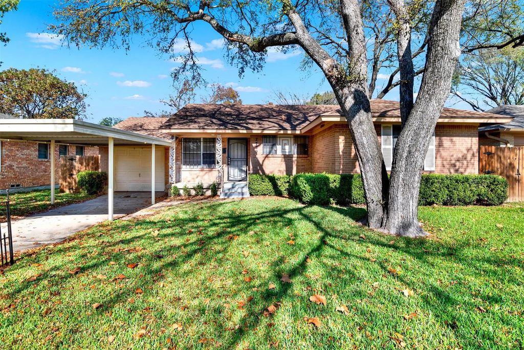 2729 Lockhart Avenue, Dallas