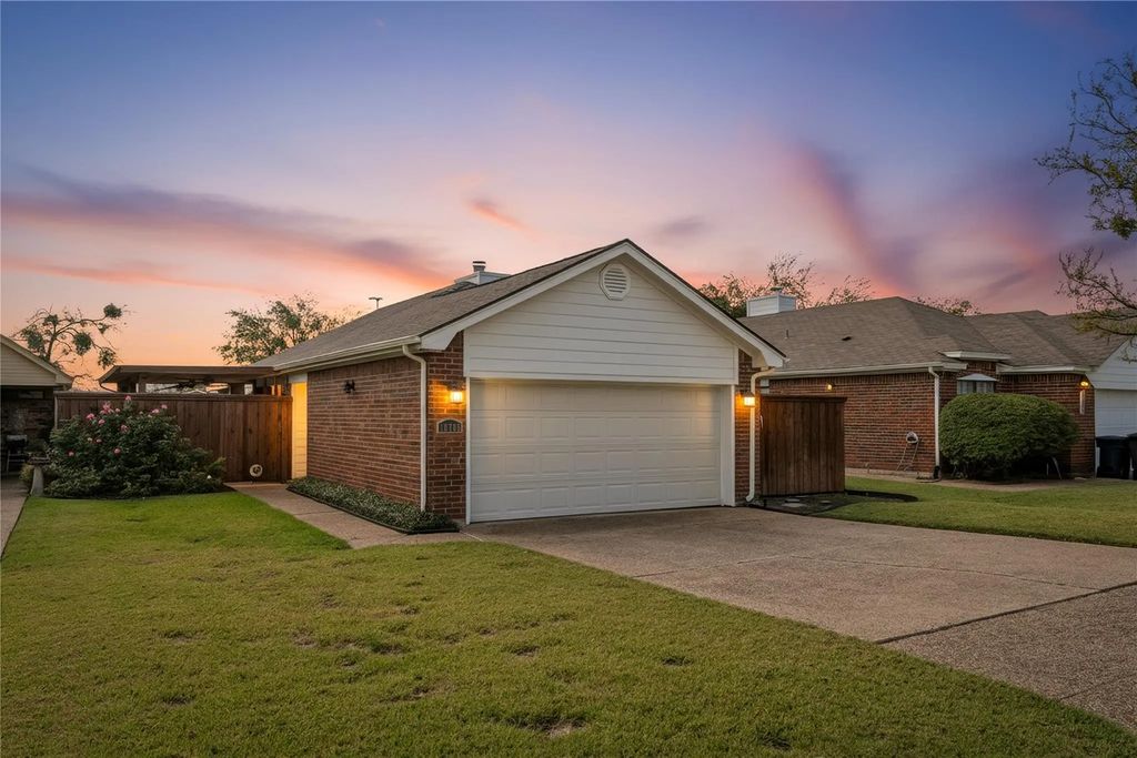 10705 Tall Oak Drive, Fort Worth