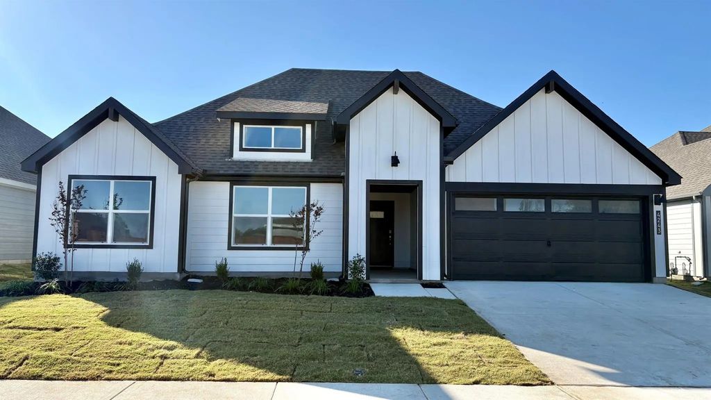 4243 Cornerstone Circle, Granbury