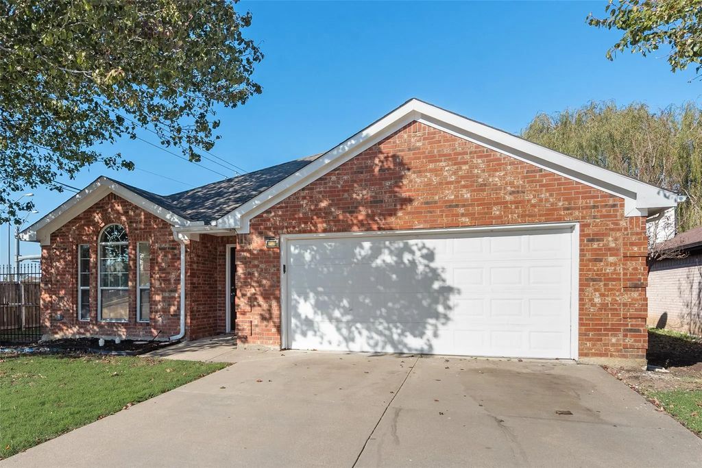824 Bridle Trail, Saginaw