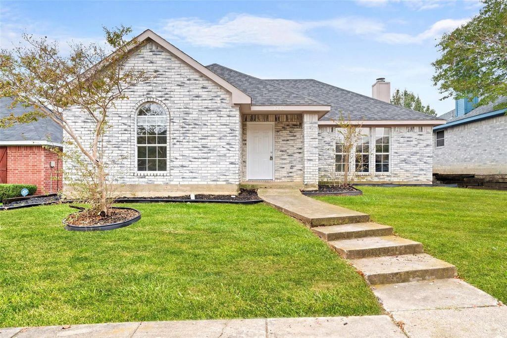 1042 Kim Lane, Mesquite
