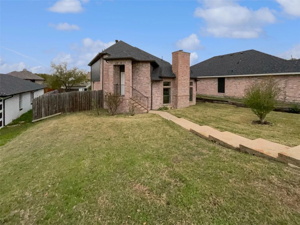1726 Hillcrest Court, Balch Springs