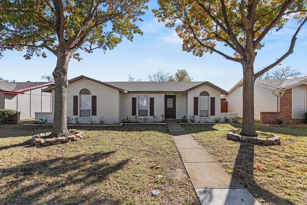 900 Wandering Way Drive, Allen