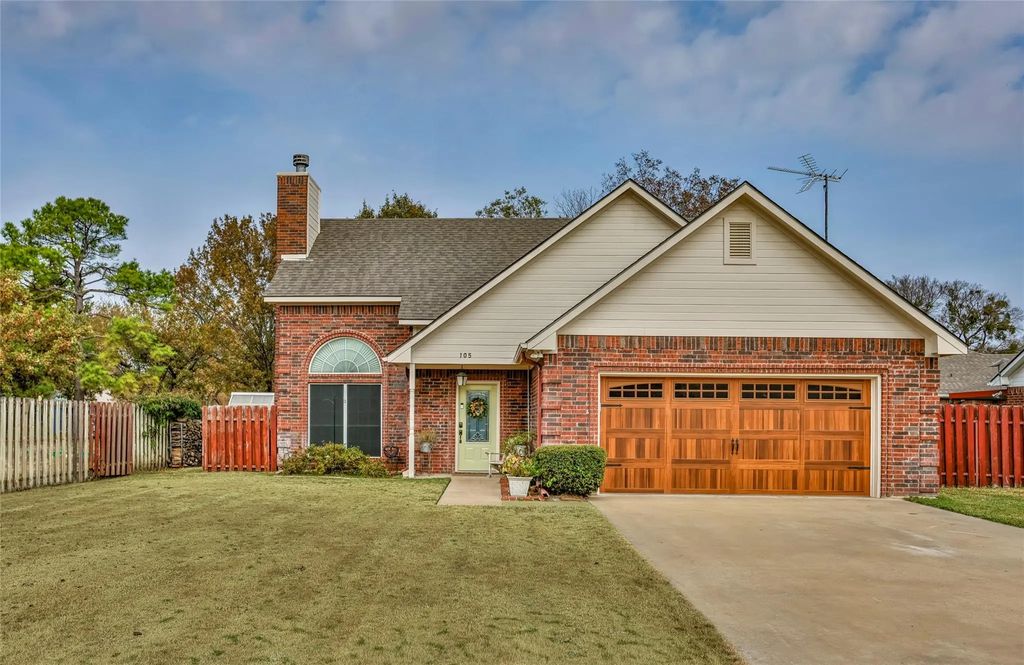 105 W 6th Street, Lindsay