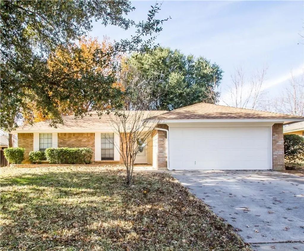 2405 Cranberry Lane, Euless