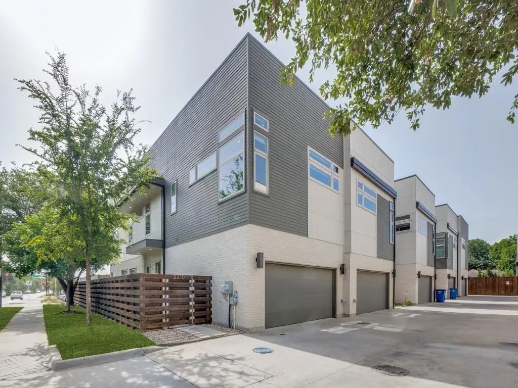 2210 Lola Court, Dallas