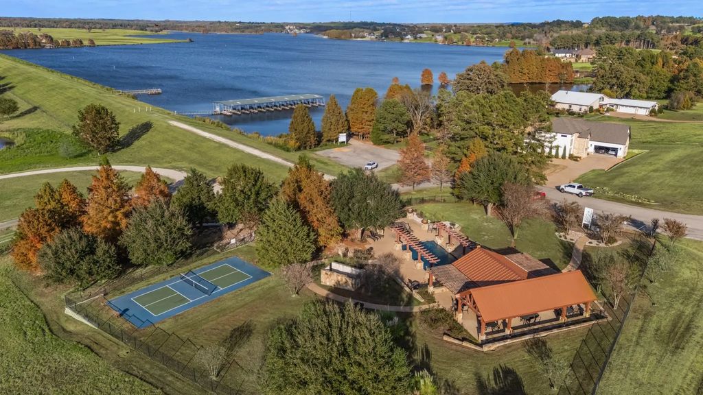 4651 Grand View Drive, Athens