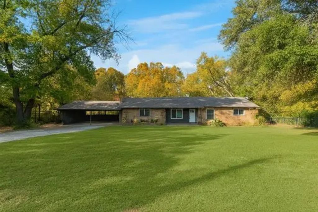 312 Old Justin Road, Argyle