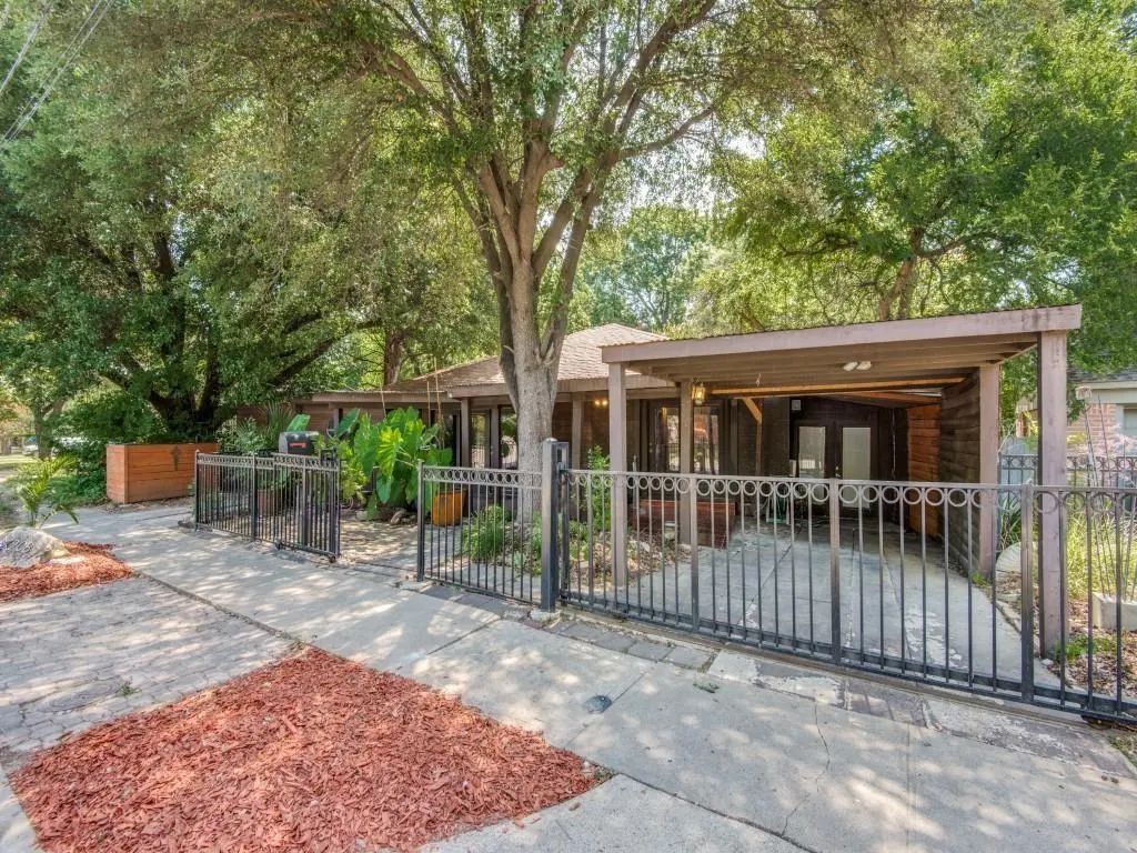 208 Cliffdale Avenue, Dallas