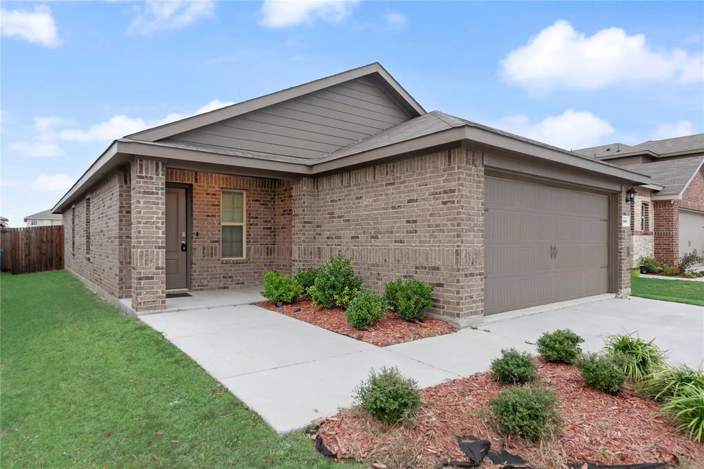 803 Hay Loft Lane, Royse City