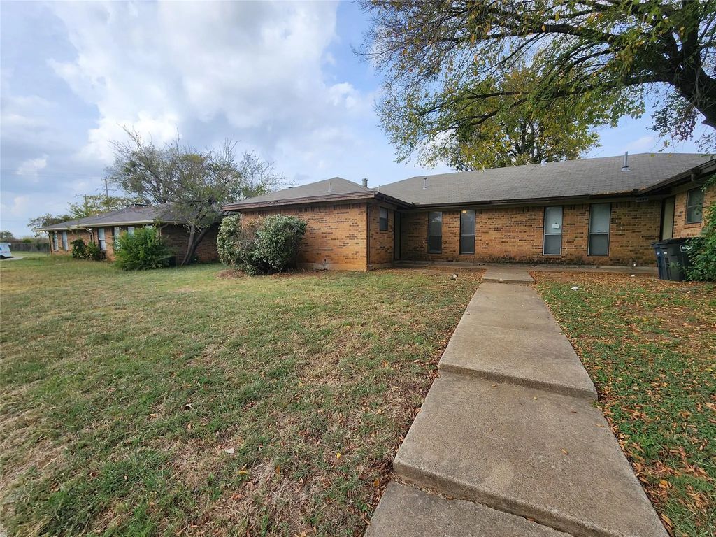 4405 Menzer Road, Fort Worth
