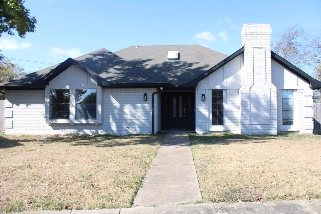 1663 Riverway Bend Circle, Dallas