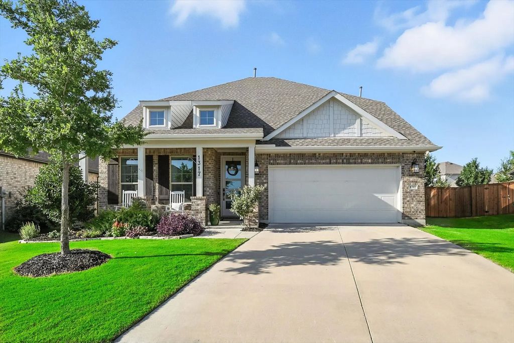 1317 Meadowlark Lane, Northlake