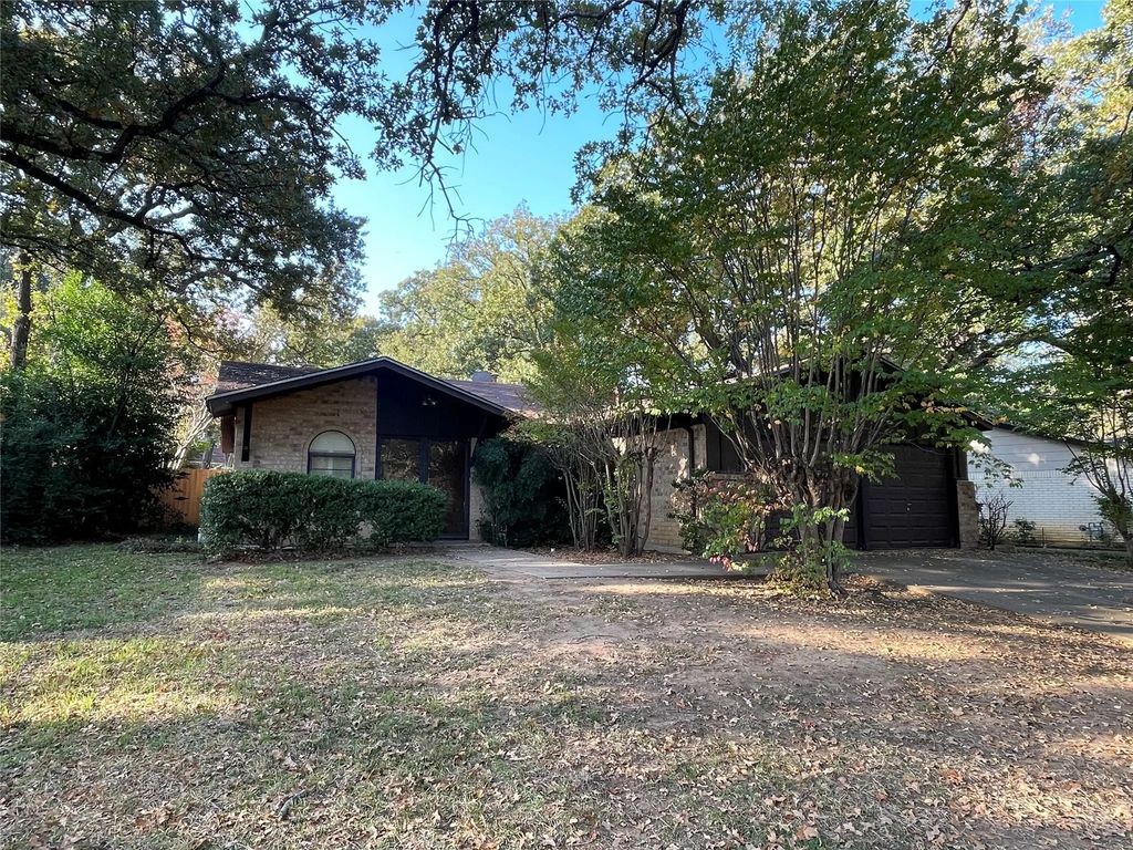 2912 Duff Drive, Arlington