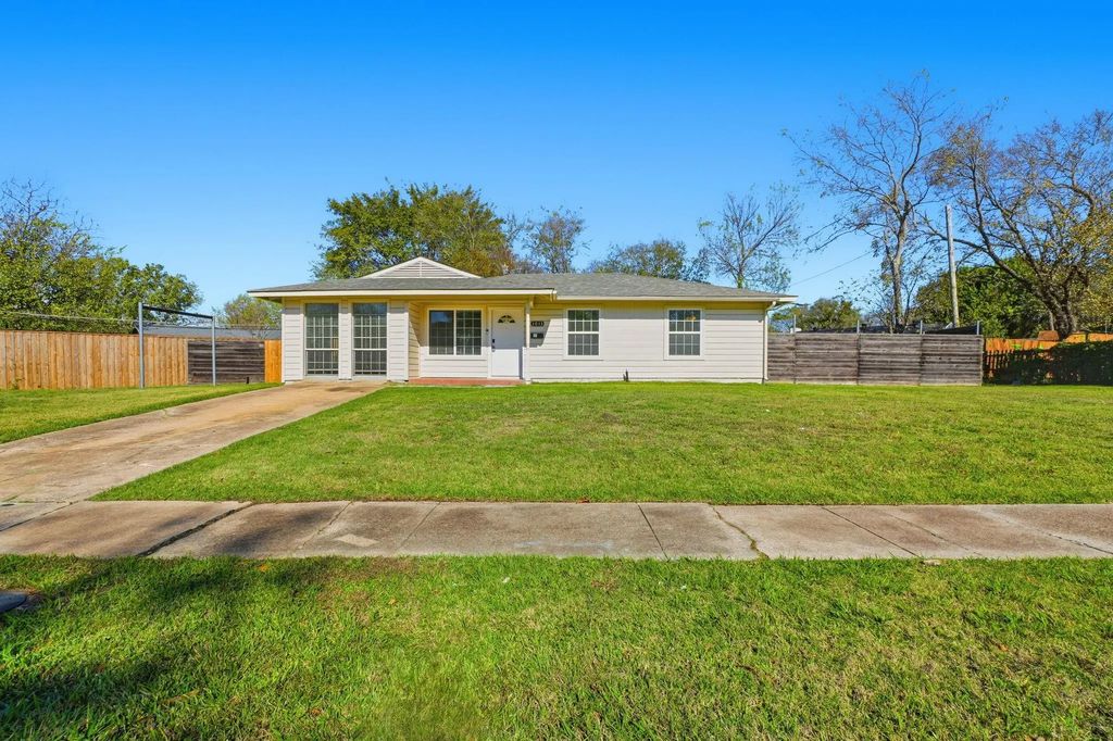 1013 Casa Drive, Mesquite