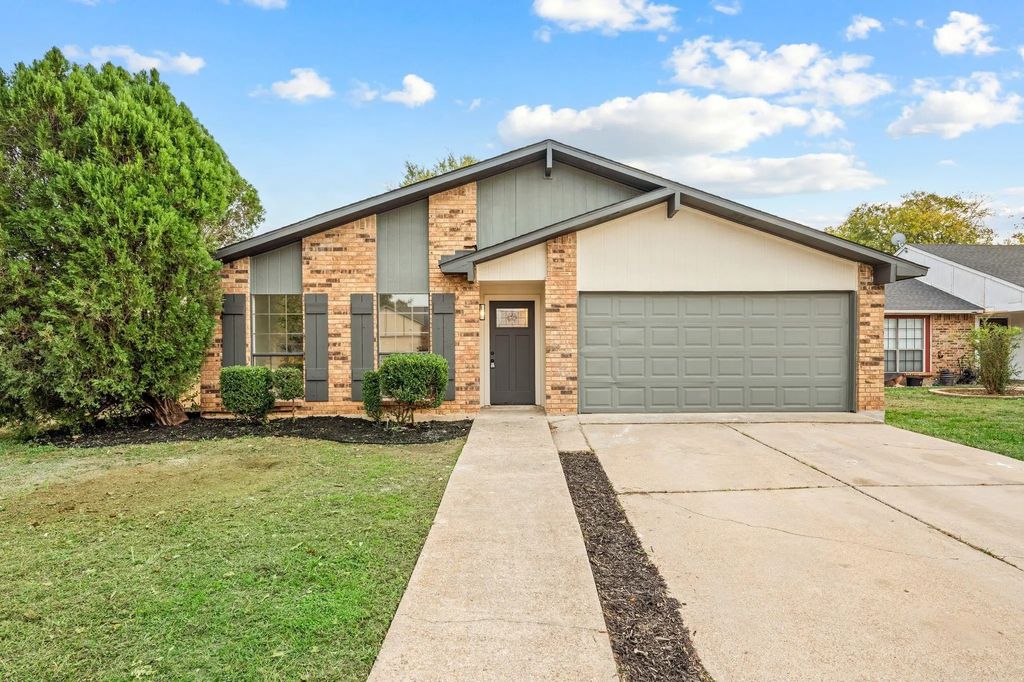 4124 Silverberry Avenue, Fort Worth