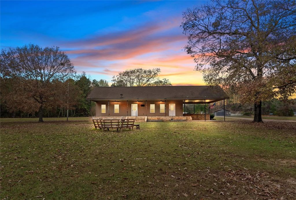 2737 Dogwood Trail, Minden
