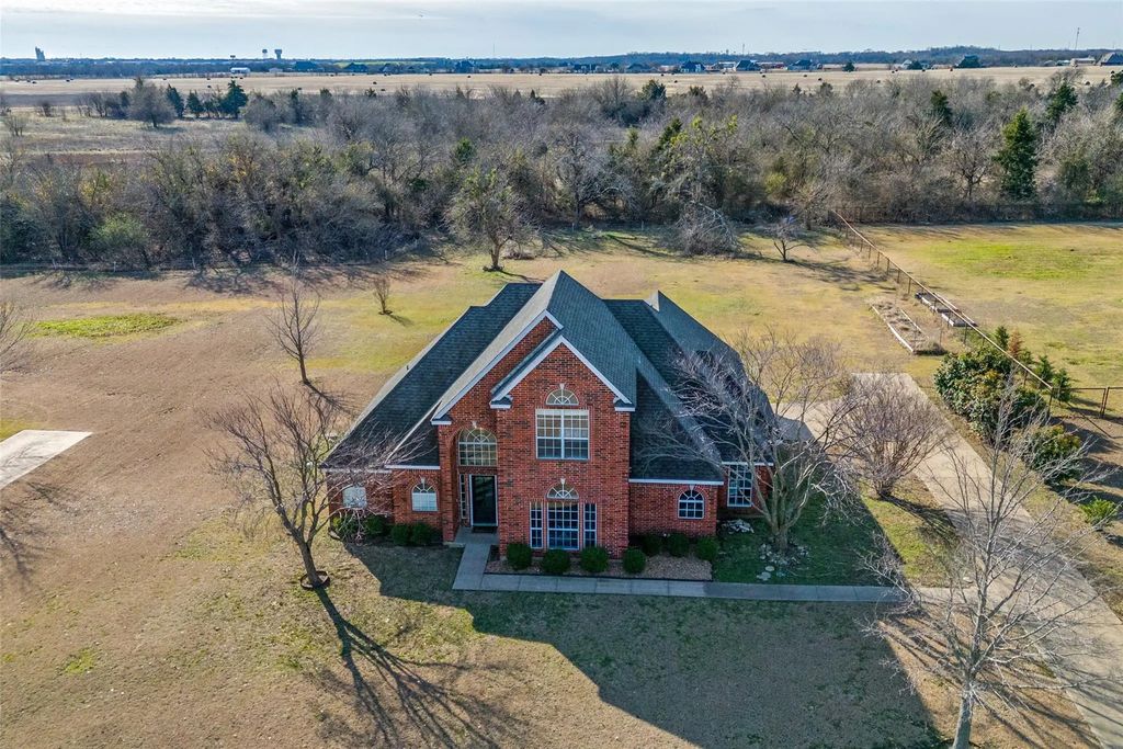 168 Hunters Glen Drive, Waxahachie