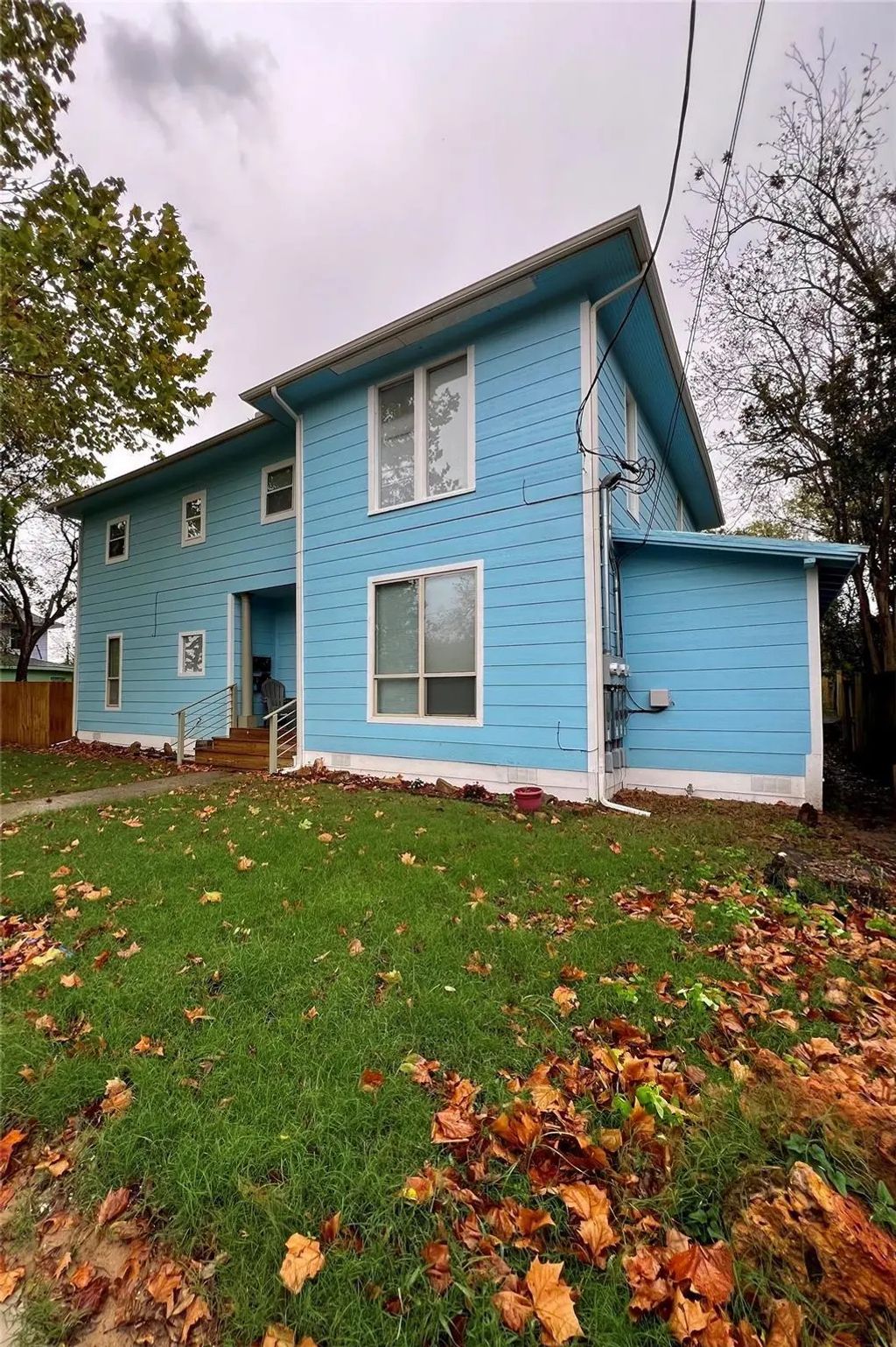 209 W 6th Street 2, Bonham