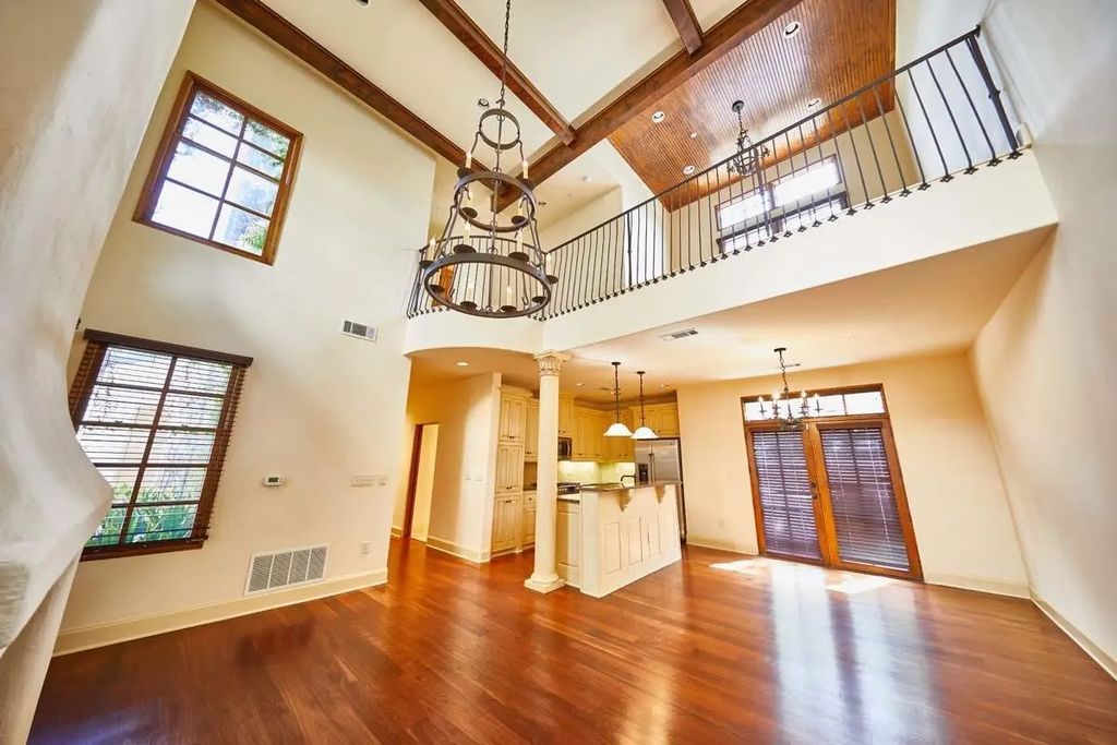 2510 N Henderson 2, Dallas