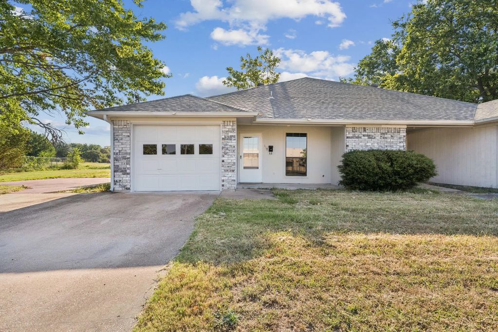 110 Lee Street, Farmersville