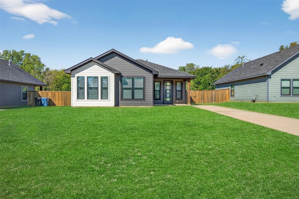 1425 S 7th Avenue, Denison