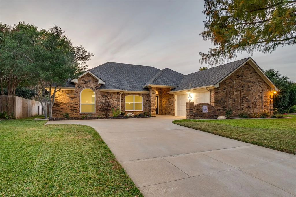 6214 Summergrove Drive, Arlington