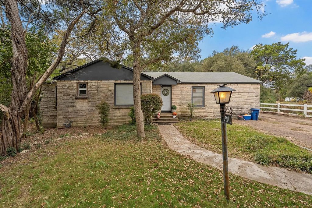 4200 Mockingbird Lane, Waco