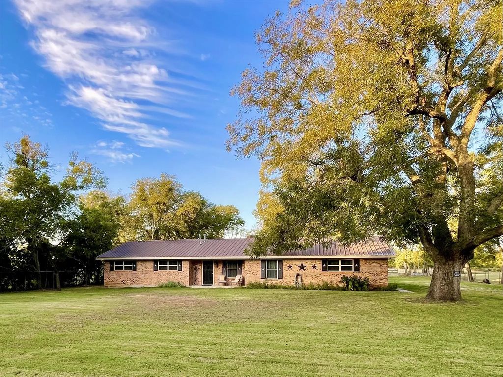 945 Brickyard Road, West