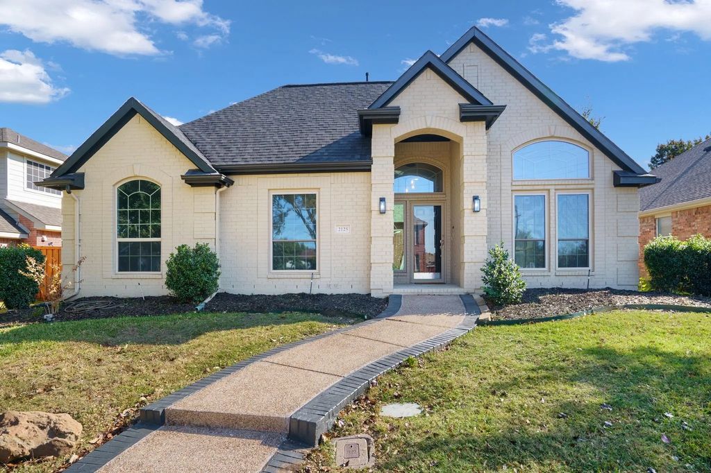 2125 Wallbrook Drive, Lewisville