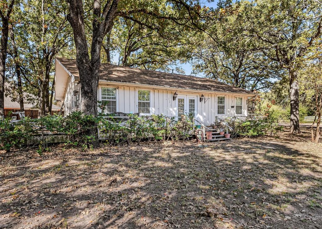 121 Pollyanna Drive, Gun Barrel City