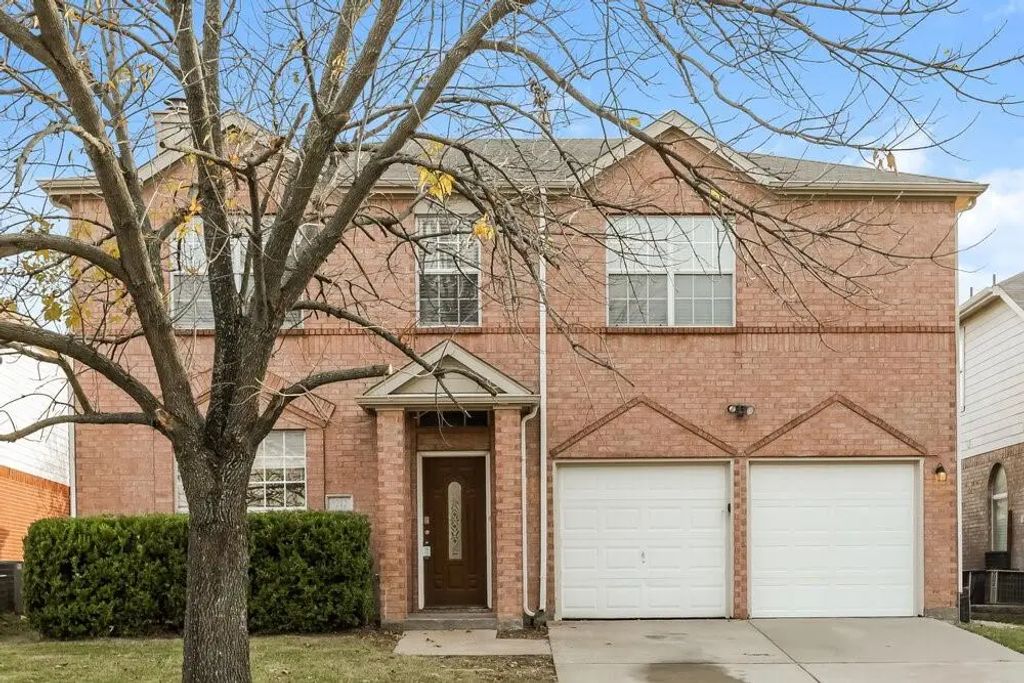 8212 French Quarter Lane, Fort Worth