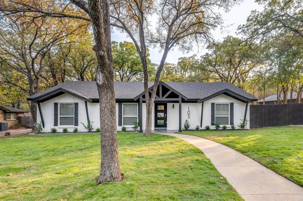 105 Shadow Lane, Euless