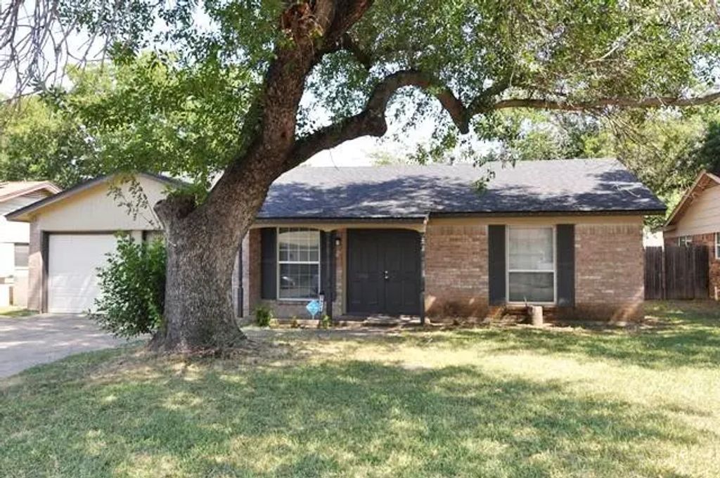 3921 Olympia Street, Irving