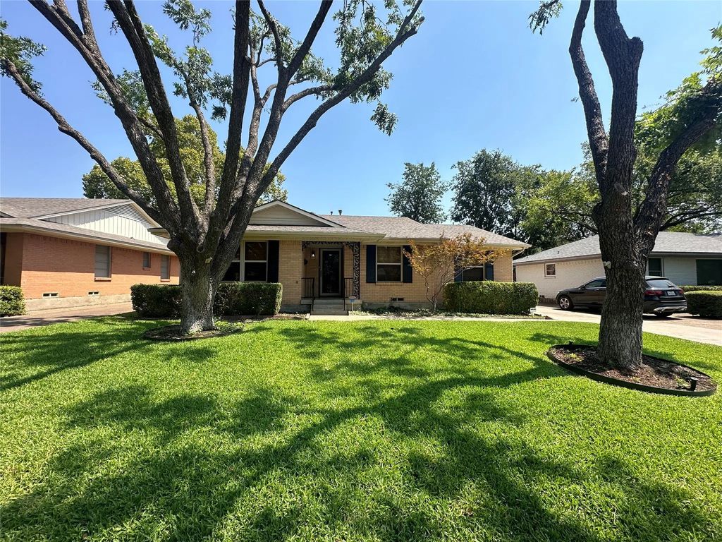 9630 Livenshire Drive, Dallas