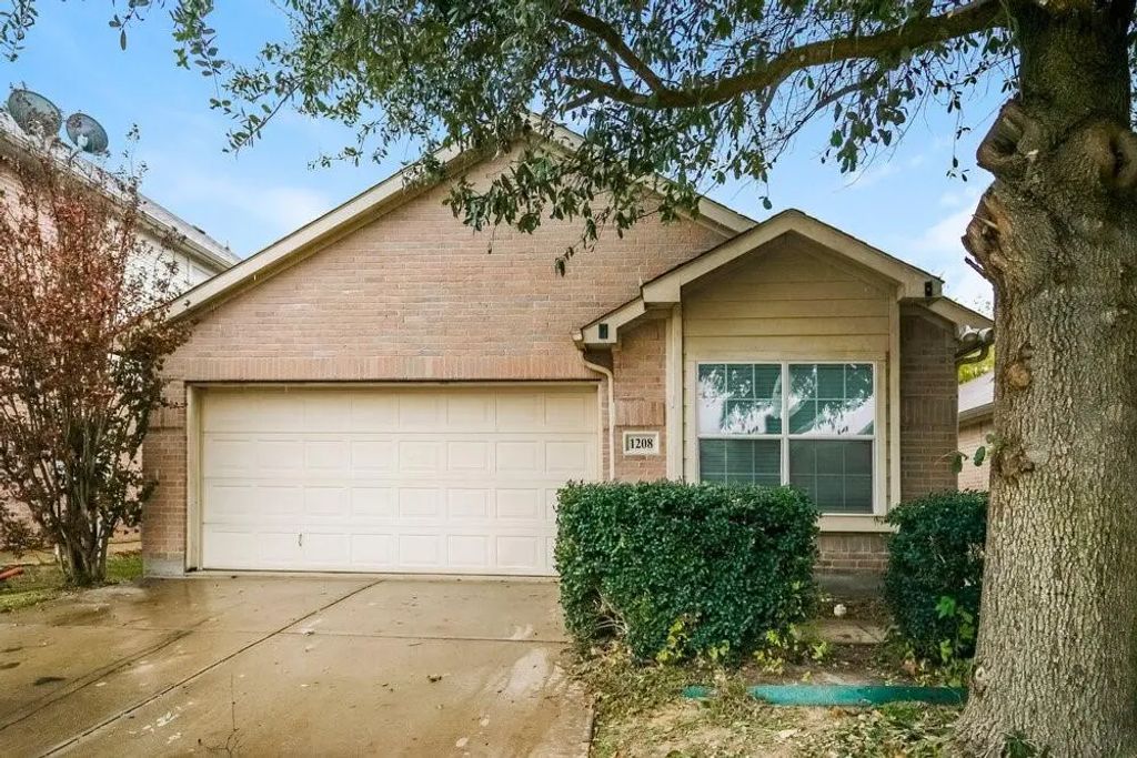 1208 Kielder Circle, Fort Worth